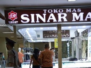 Kepanikan Pengunjung Mal di BSD Saat Perampok Gasak Toko Emas