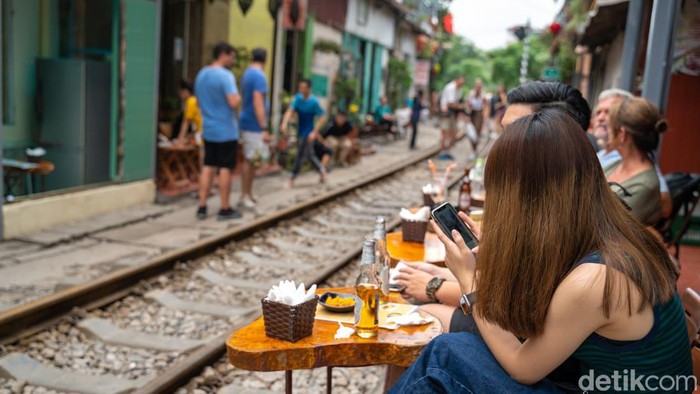 Train Street Hanoi