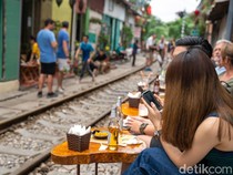 Usai Insiden Kereta, Turis Asing Minta Hanoi Train Street Tak Ditutup