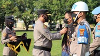 Setelah menjalani proses upacara PTDH, Rudi Suryanto kembali menjadi warga sipil. Rudi harus menerima konsekuensi atas perbuatannya menembak rekan sejawatnya sesama polisi. (Foto: Istimewa)