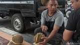 Dibilang Mirip Ferdy Sambo, Ini Potret Penjual Durian Viral di Demak