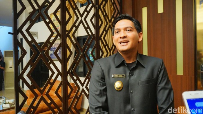 Wabup Indramayu Lucky Hakim