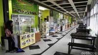 Jika ditotal, jumlah UMKM yang ada di rest area sekitar 430. Pelaku usaha itu pastikan UMKM karena mereka dipilih langsung oleh kepala desa setempat.