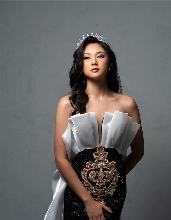 Audrey Vanessa berhasil menyabet gelar Miss Indonesia 2022 di malam final yang digelar Kamis (15/9/2022).  Foto: Instagram/@audreyyvanessa