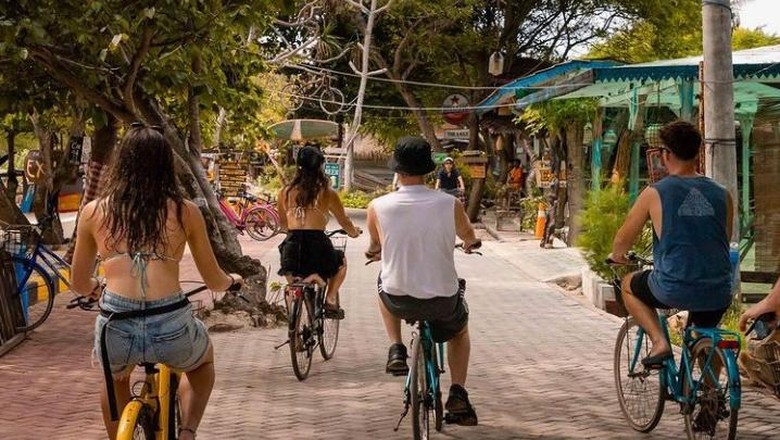 Ilustrasi wisata ke Gili Trawangan. Ilustrasi wisata ke Gili Trawangan.