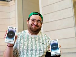 Awas Bikin Mupeng! Senyum Sumringah Apple Fanboy Sambut iPhone 14
