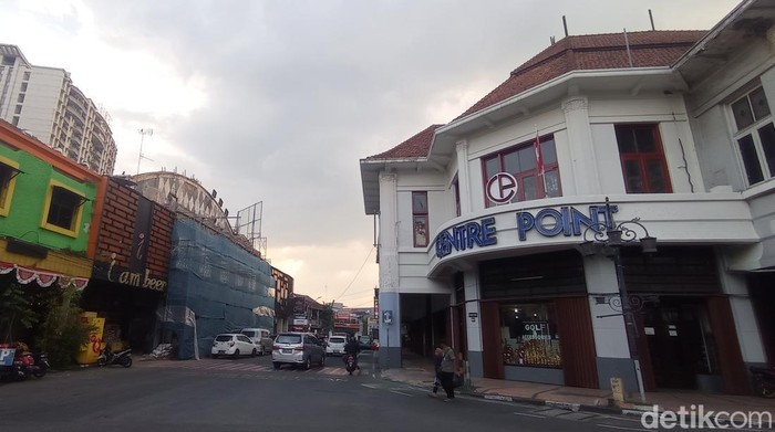 Jalan Braga Bandung.