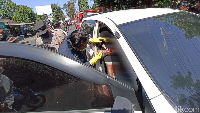 Korban meninggal terbakar di dalam mobil di Kediri