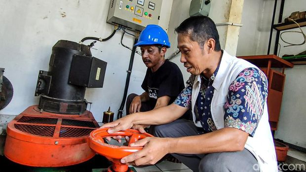 Laboratorium terpadu Pembangkit Listrik Tenaga Mikrohidro (PLTMH) di Dusun Kedungrong, Kalurahan Purwoharjo, Kapanewon Samigaluh, Kabupaten Kulon Progo, DIY, Kamis (15/9/2022).