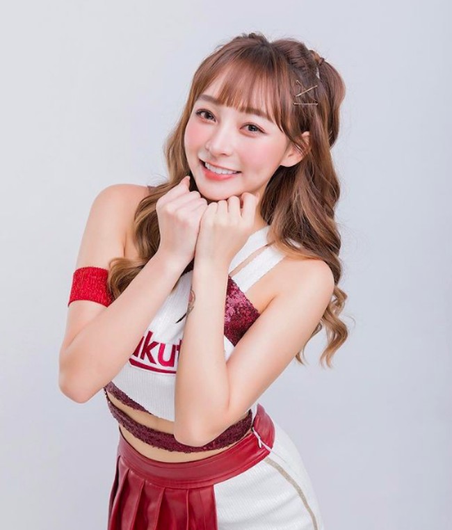 Lin Xiang, wanita berparas manis yang merupakan bagian dari grup pemandu sorak bernama Lotte Girls yang sering tampil di acara pertandingan baseball.Foto: dok. Instagram/@95_mizuki