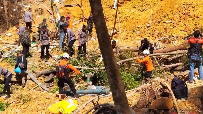 Lokasi tambang emas longsor di Bengkayang, Kalbar.
