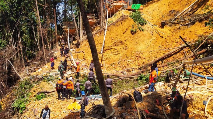 Lokasi tambang emas longsor di Bengkayang, Kalbar.