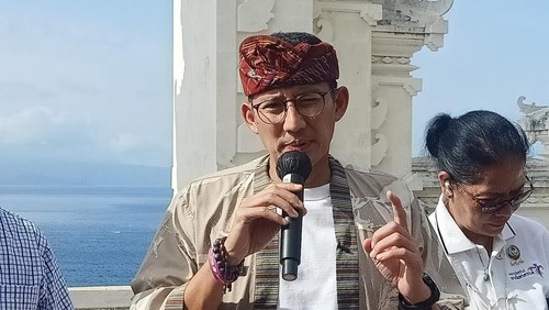 Menteri Pariwisata dan Ekonomi Kreatif (Menparekraf) Sandiaga Salahuddin Uno di Green Kubu, Nusa Penida, Klungkung, Bali, Sabtu (17/9/2022).