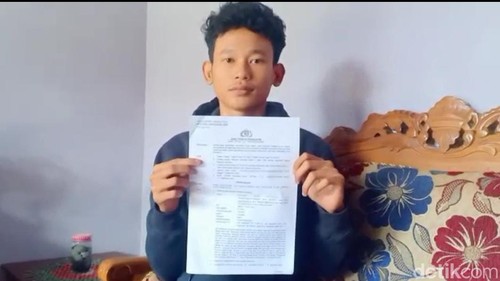 Muhammad Agung Hidayatullah alias MAH (21)