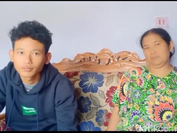 Muhammad Agung Hidayatullah alias MAH (21) merupakan pemuda Madiun tersangka kasus Bjorka. Ia sempat menghilang pada Jumat (16/9) sekitar pukul 13.00 WIB.
