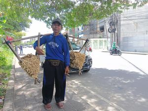 Kisah Penjual Kacang Keliling di Kuta, Tidur di Emperan-Ditipu Pembeli