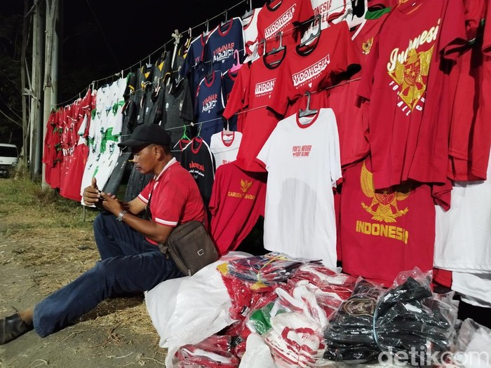 pedagang kaos timnas