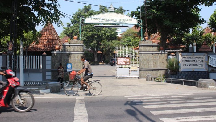 ponpes tebuireng