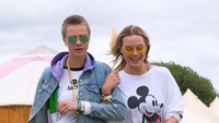 Potret keduanya saat menonton Festival Glastonbury di Inggris pada 24 Juni 2017. Keduanya tampil kasual.  Foto: Getty Images/David M. Benett