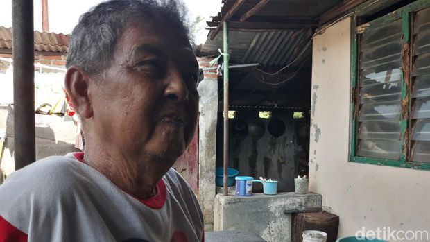Prapto (70), saksi hidup penangkapan Aidit, saat dijumpai di rumahnya, Sambeng , Mangkubumen, Banjarsari, Solo, Jumat (16/9/2022).