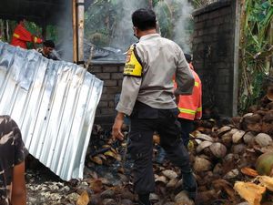 Gudang Batok Kelapa di Tabanan Terbakar, Diduga karena Api Pengovenan