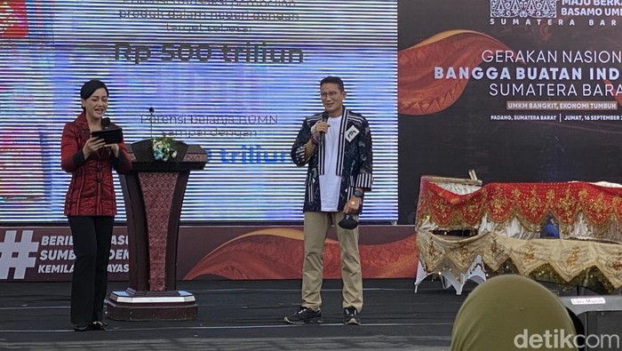 Sandiaga Uno sebut pemerintah akan membuka kembali penerbangan internasional ke Padang dalam waktu dekat.