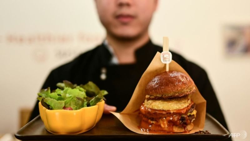 Selain Ganja, Burger dari Serangga Juga Sedang Hits di Thailand