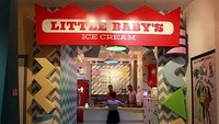 Masih dalam area yang sama, pengunjung juga bisa menikmati es krim di area belakang. Jadi jika sudah kenyang melihat pizza, pengunjung bisa makan es krim. Foto: cntravel.com