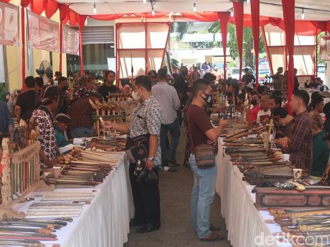 Suasana ruang pamer 77 keris di acara Musyawarah Agung Senapati (MAS) Tahun 2022 di Ros-In Hotel, Sewon, Bantul, Sabtu (17/9/2022).