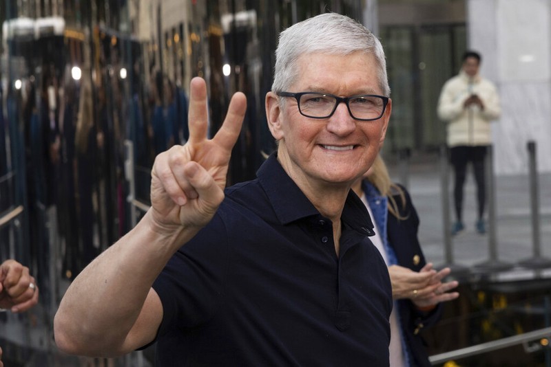 Tim Cook ke Apple Store