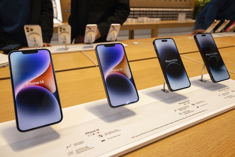 Tim Cook ke Apple Store Tim Cook ke Apple Store