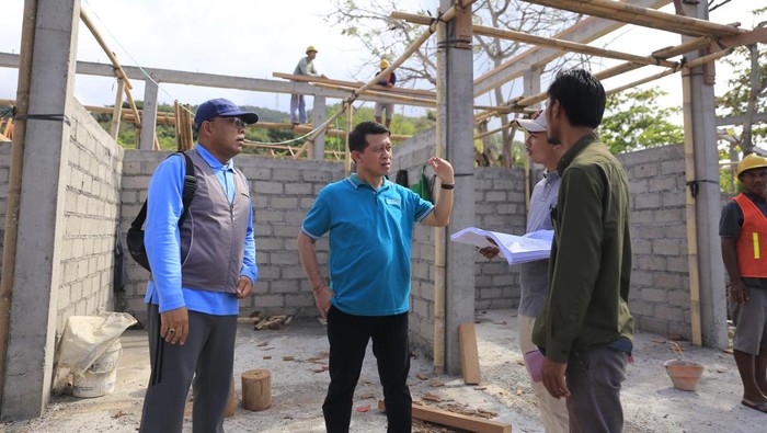 Tim monitoring dan evaluasi (Monev) Pembangunan Kabupaten Klungkung melakukan peninjauan pembangunan fisik tahun anggaran 2022, Jumat (16/9/2022).