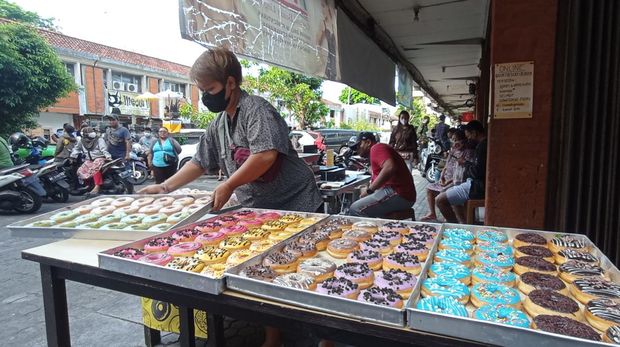 Usaha CAViA Donuts di Pusat Pertokoan dan Perbelanjaan Kertha Wijaya, Jalan Diponegoro, Kota Denpasar yang viral di medsos.