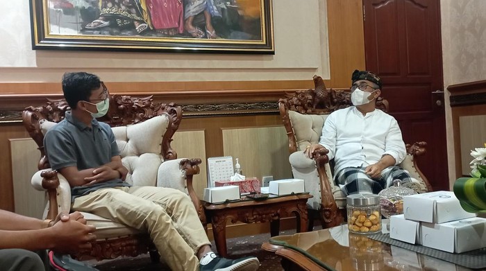 Wali Kota Denpasar I Gusti Ngurah Jaya Negara menerima audiensi detikBali di kantornya, Kamis (15/9/2022)