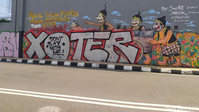 Aksi vandalisme di karya mural Menowo, Kota Magelang. Foto diambil pada Minggu (18/9/2022).