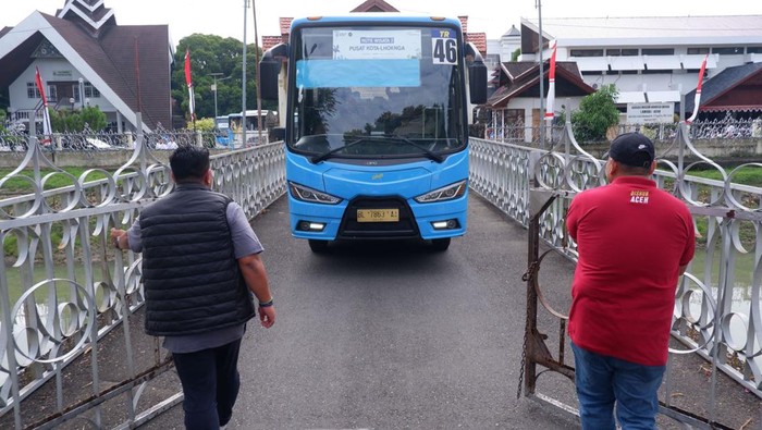 Bus Trans Meudiwana (Trans Bertamasya) di Banda Aceh