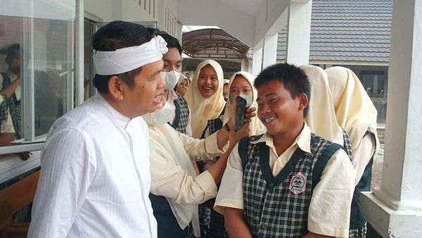 Ira ikki yigit tomonidan sikiladi Onlayn onamning dosti jinsiy aloqasini tomosha qiling