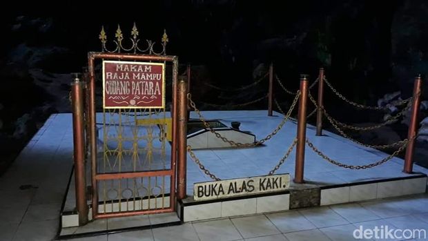 Wisata Gua Mampu di Bone yang memiliki legenda seekor anjing mengutuk satu kerajaan menjadi batu.