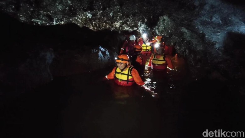 Gua Sumitro Kulon Progo, Minggu (19/9/2022).