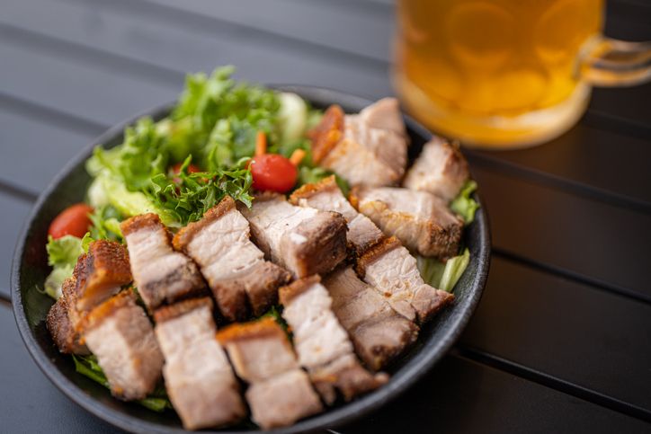 Hukum muslim jualan daging babi