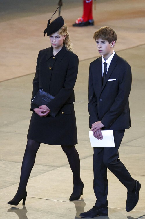 LONDON, ENGLAND - SEPTEMBER 14: James, Viscount Severn and Lady Louise Windsor pay their respects in The Palace of Westminster during the procession for the Lying-in State of Queen Elizabeth II on September 14, 2022 in London, United Kingdom. Queen Elizabeth IIs coffin is taken in procession on a Gun Carriage of The Kings Troop Royal Horse Artillery from Buckingham Palace to Westminster Hall where she will lay in state until the early morning of her funeral. Queen Elizabeth II died at Balmoral Castle in Scotland on September 8, 2022, and is succeeded by her eldest son, King Charles III. (Photo by Ian Vogler - WPA Pool/Getty Images)