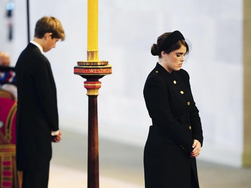LONDON, ENGLAND - SEPTEMBER 14: James, Viscount Severn and Lady Louise Windsor pay their respects in The Palace of Westminster during the procession for the Lying-in State of Queen Elizabeth II on September 14, 2022 in London, United Kingdom. Queen Elizabeth II's coffin is taken in procession on a Gun Carriage of The King's Troop Royal Horse Artillery from Buckingham Palace to Westminster Hall where she will lay in state until the early morning of her funeral. Queen Elizabeth II died at Balmoral Castle in Scotland on September 8, 2022, and is succeeded by her eldest son, King Charles III. (Photo by Ian Vogler - WPA Pool/Getty Images)