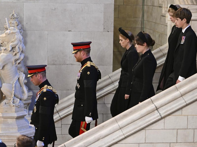 LONDON, ENGLAND - SEPTEMBER 14: James, Viscount Severn and Lady Louise Windsor pay their respects in The Palace of Westminster during the procession for the Lying-in State of Queen Elizabeth II on September 14, 2022 in London, United Kingdom. Queen Elizabeth II's coffin is taken in procession on a Gun Carriage of The King's Troop Royal Horse Artillery from Buckingham Palace to Westminster Hall where she will lay in state until the early morning of her funeral. Queen Elizabeth II died at Balmoral Castle in Scotland on September 8, 2022, and is succeeded by her eldest son, King Charles III. (Photo by Ian Vogler - WPA Pool/Getty Images)