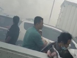 Video Kabut Asap Pekat Picu Kecelakaan Maut Beruntun Tol Pejagan