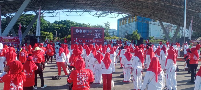 Kegiatan Indonesia Heart Bike 2022 di Lapangan Karebosi, Kota Makassar, Sulawesi Selatan.