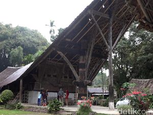 Mengenal Banua Layuk, Rumah Adat Berusia Ratusan Tahun di Mamasa