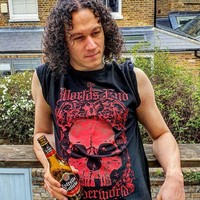 Aku dapat panggilan dari agensi (orang mirip) dan mereka bertanya apa aku mau bermain sebagai Heath dalam sebuah film. Aku senang bahwa berkat Heath aku punya kesempatan untuk ada di lokasi syuting dan kadang-kadang rasanya aku bisa melakukan berbagai hal karena dia bahkan kami tidak pernah bertemu, katanya kepada NeedToKnow.Foto: Instagram Matthew Scar