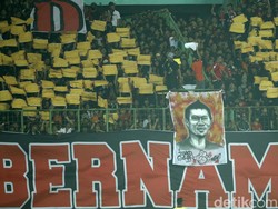 Koreografi disajikan saat Macan Kemayoran menjamu Madura United.