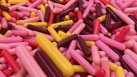 Begini tampilan bola meisjes tersebut. Warnanya juga dibuat warna-warni agar tampilannya makin artsy dan estetik. Foto: dok. Museum of Ice Cream / Karen Lui