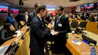 Walaupun dibatasi dengan waktu, paparan Nadiem mampu memukau delegasi negara-negara yang hadir. Banyak anggota delegasi mengapresiasi kehadiran Nadiem. Foto: Meliyanti Setyorini
